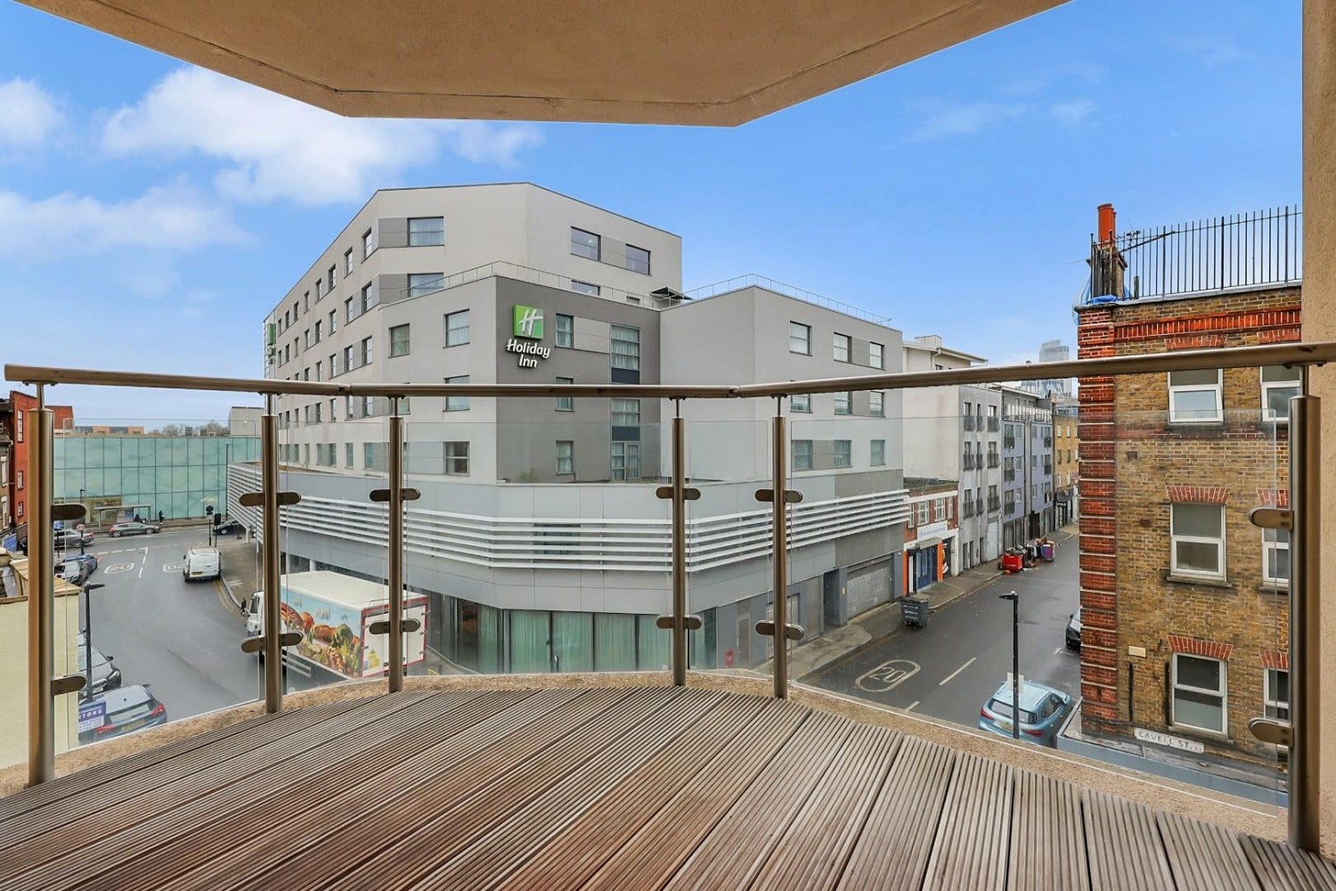 Flat Cavell Street in Greater London