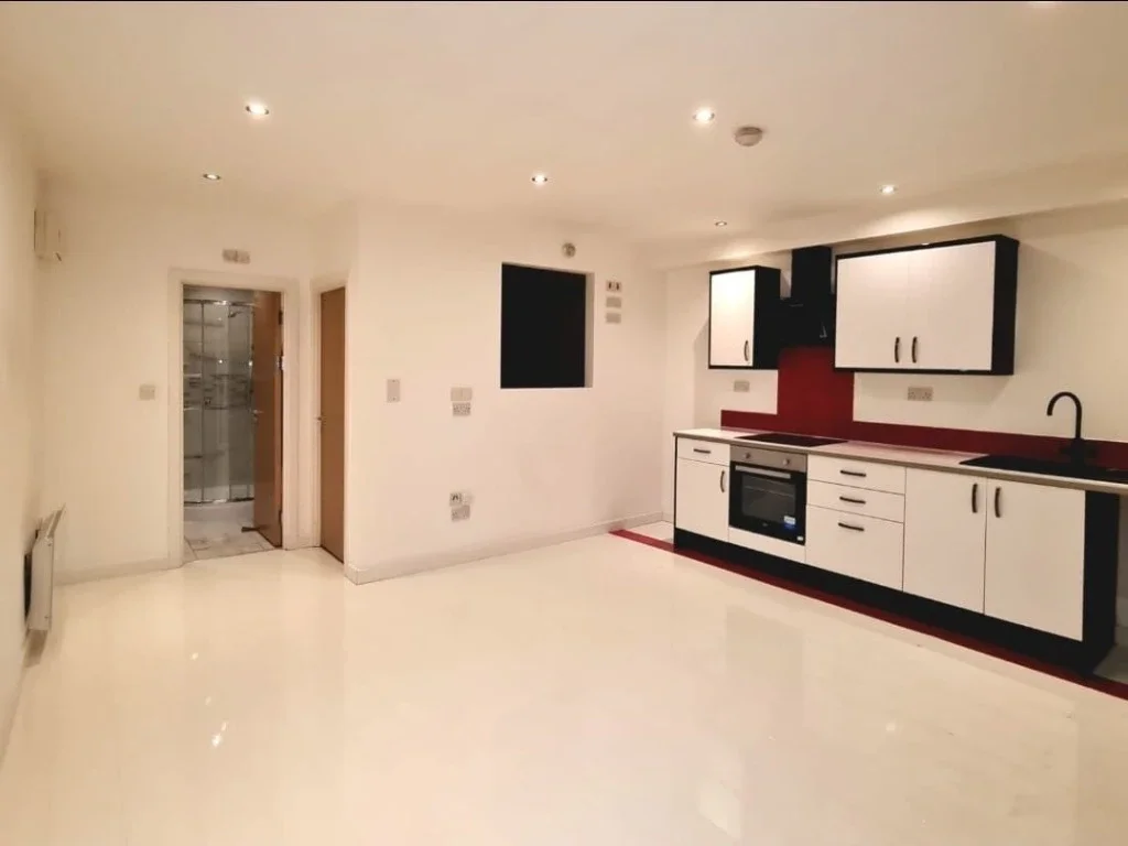 Flat Hazelwood Road in Northampton