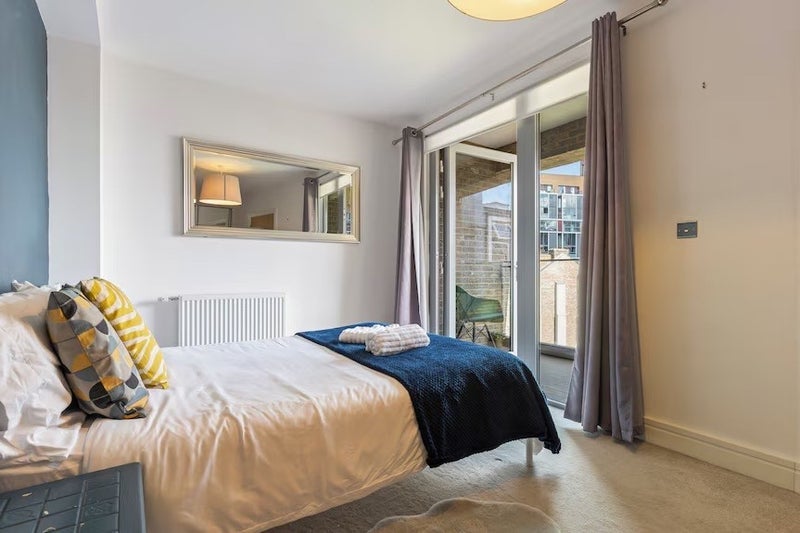 Room Kingsland High Street in Greater London