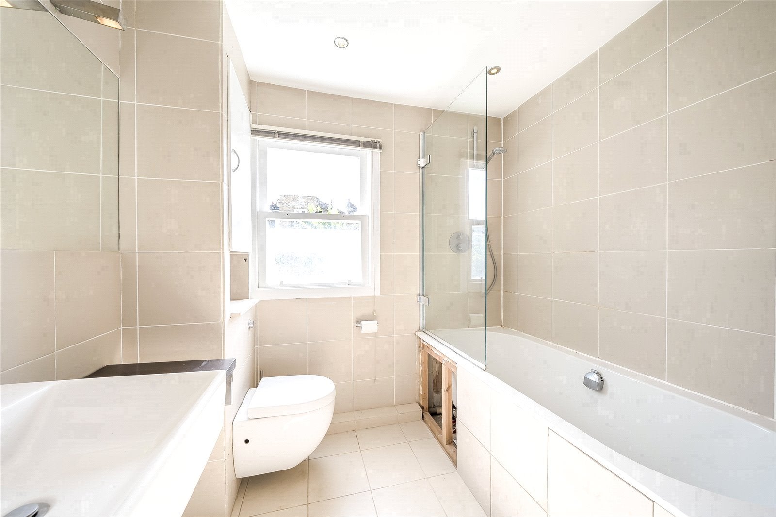 Flat Kempson Road in Greater London