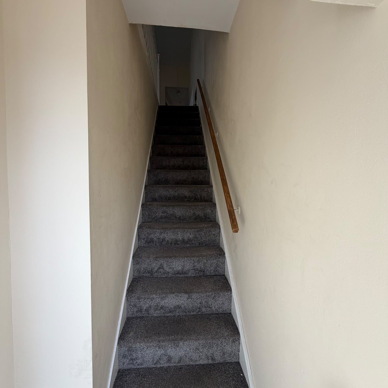Flat Adelaide Road in Greater London