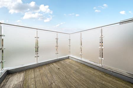 Flat Oldridge Road in Greater London