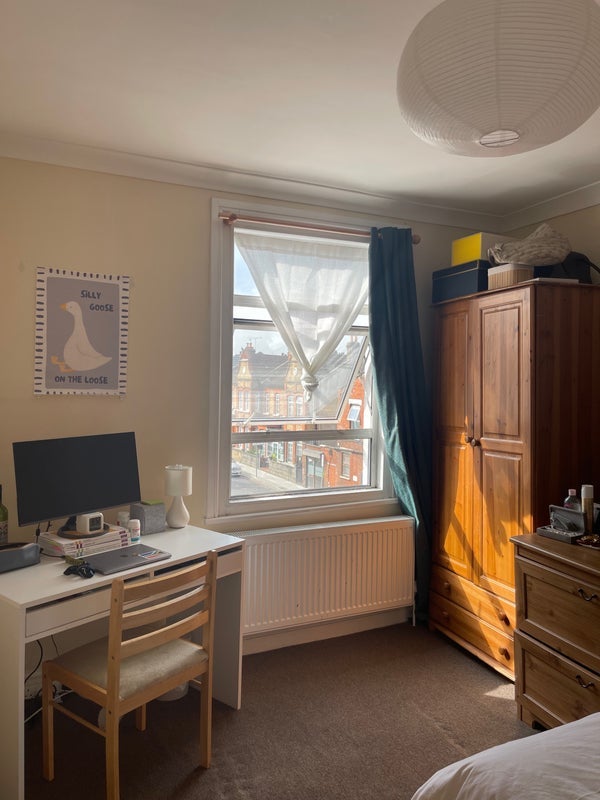 Flat Upper Tooting Road in Greater London
