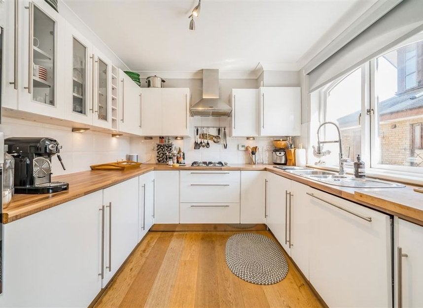 House Goodhart Place in Greater London