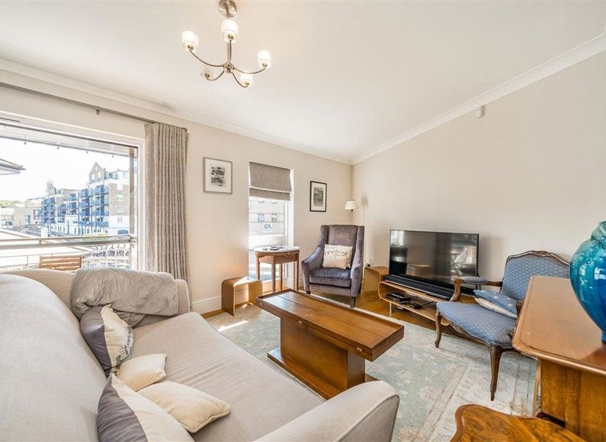 House Goodhart Place in Greater London