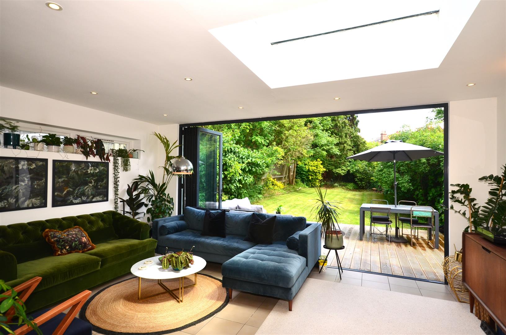 Flat Muswell Hill Road in Greater London