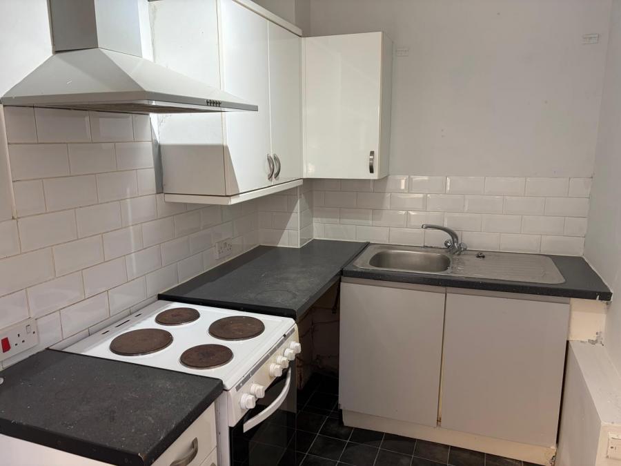 Flat Albert Road in Southend-on-Sea