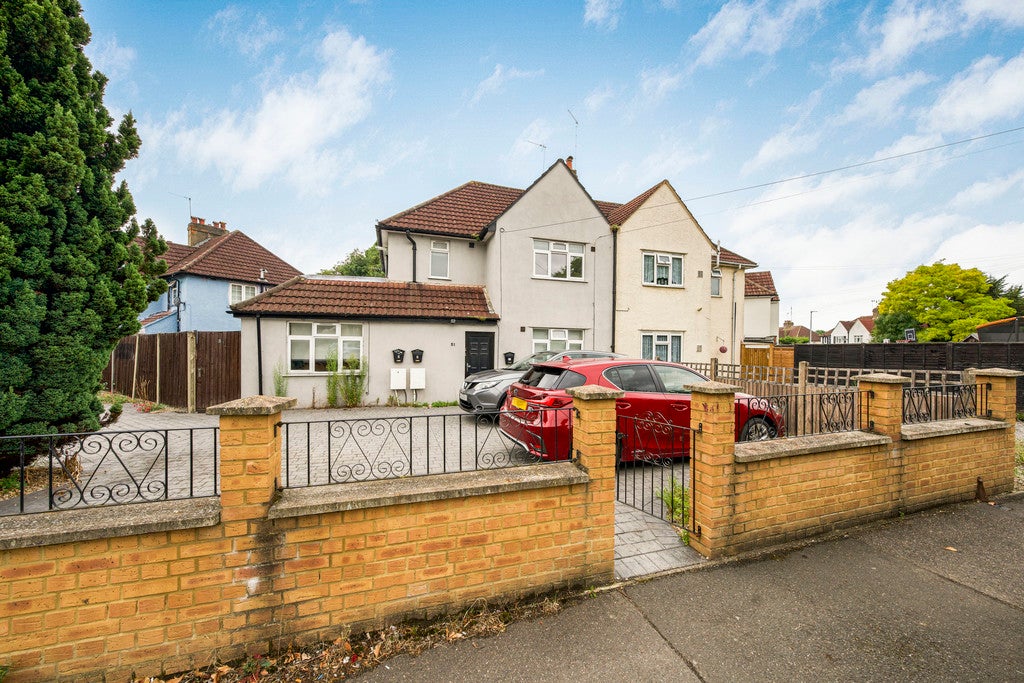 Flat Orchard Waye in Greater London