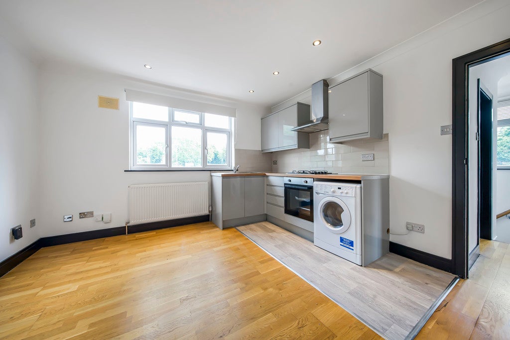 Flat Orchard Waye in Greater London