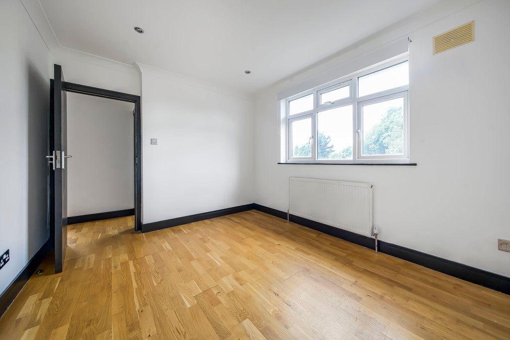 Flat Orchard Waye in Greater London
