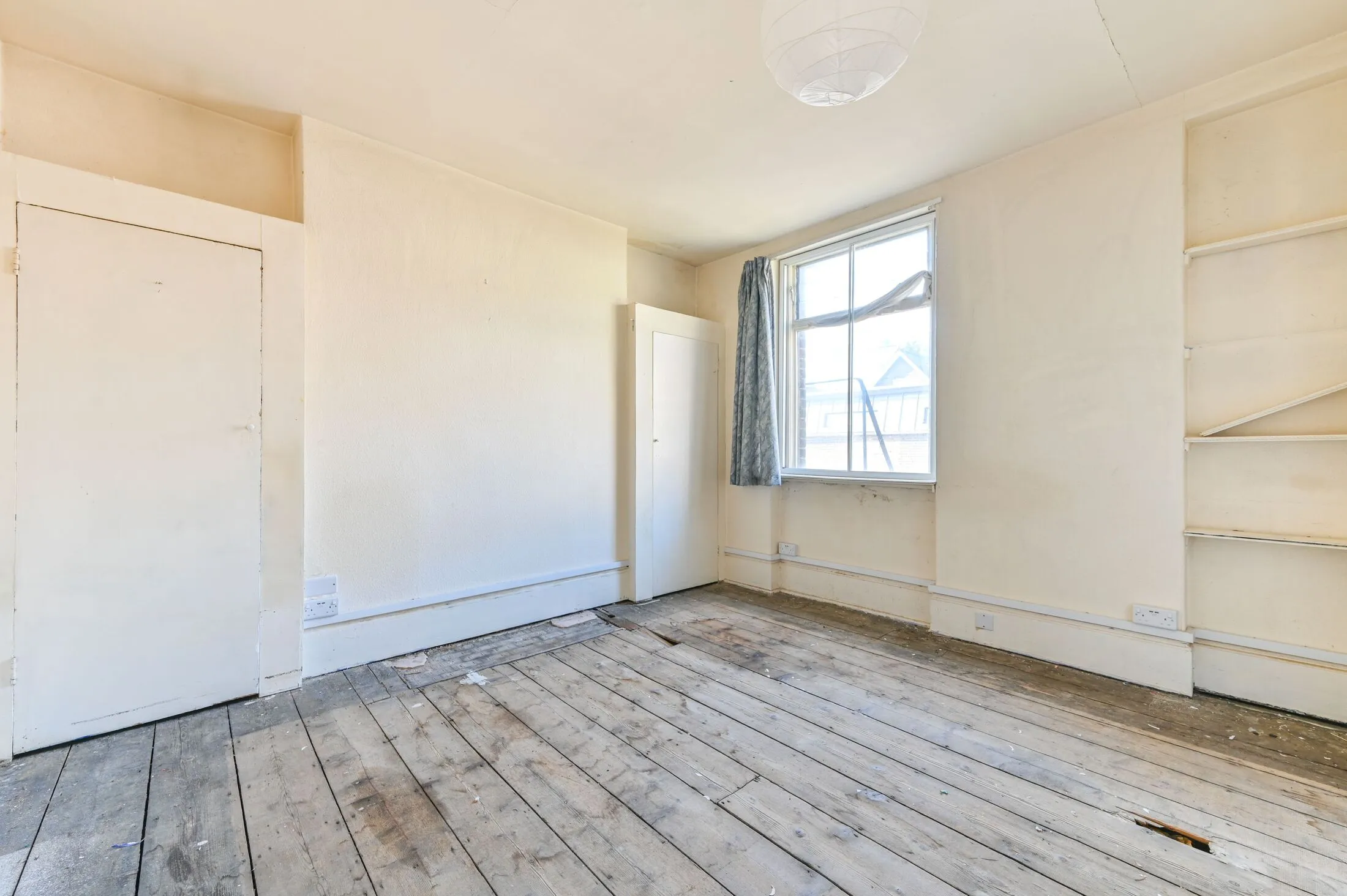 Flat Monmouth Road in City of Westminster