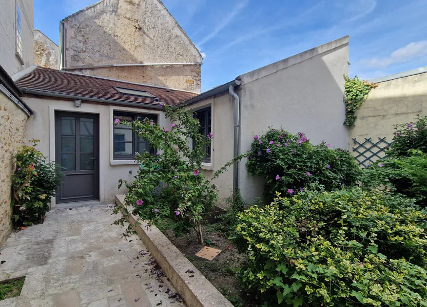 Flat Faubourg de Rome in Rozay-en-Brie