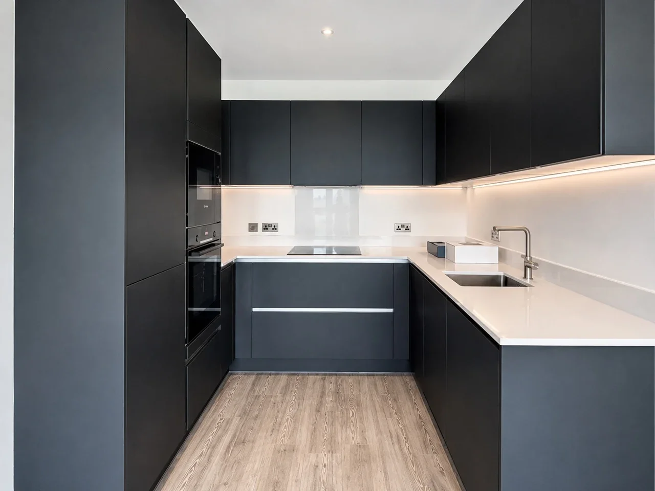 Flat Civic Street in Greater London