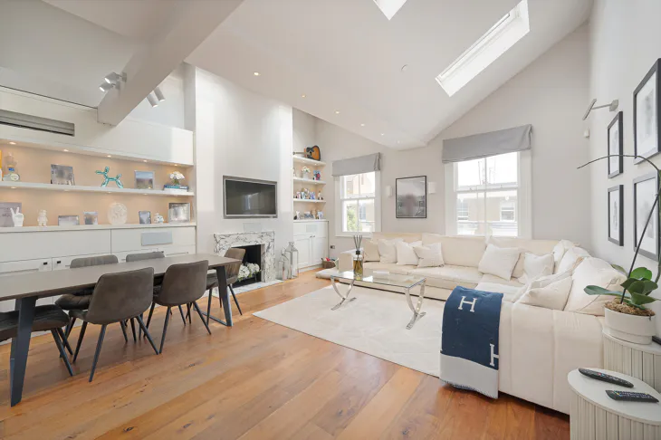 Flat Fernshaw Road in Greater London