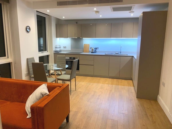 Flat Barry Blandford Way in London