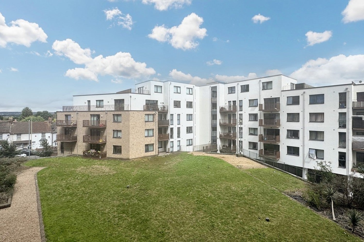 Flat Park Street in Ashford