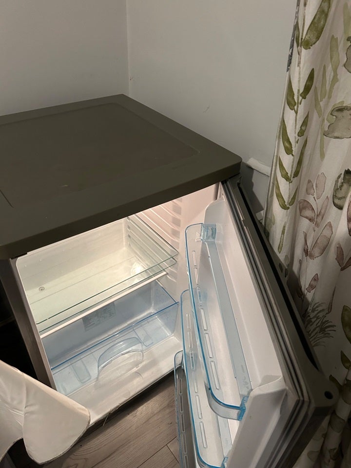 Room Meadowcroft Close in Reigate and Banstead