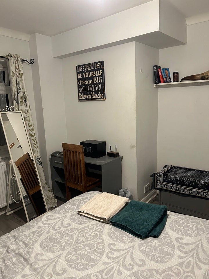 Room Meadowcroft Close in Reigate and Banstead