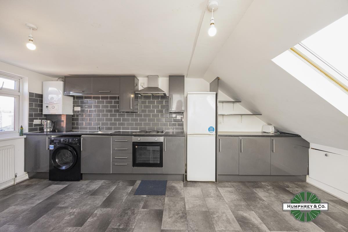 Flat Wilson Road in Greater London
