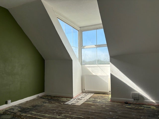 Flat Pearson Avenue in Hull