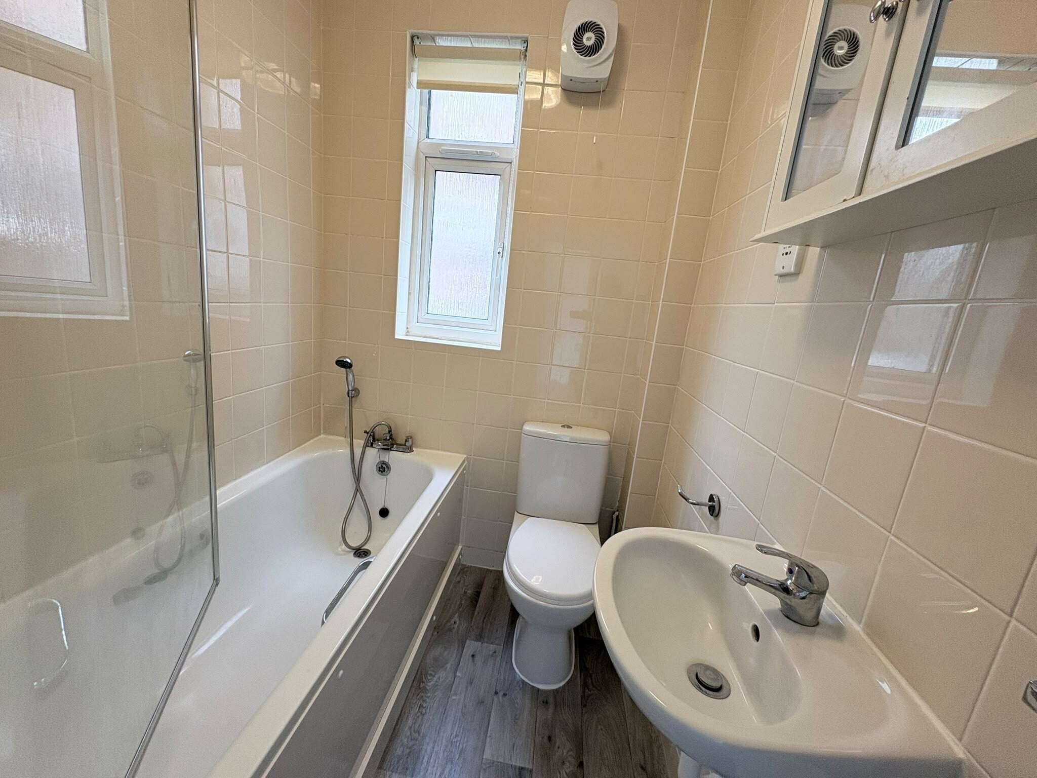 Flat Gilda Crescent in Wealden