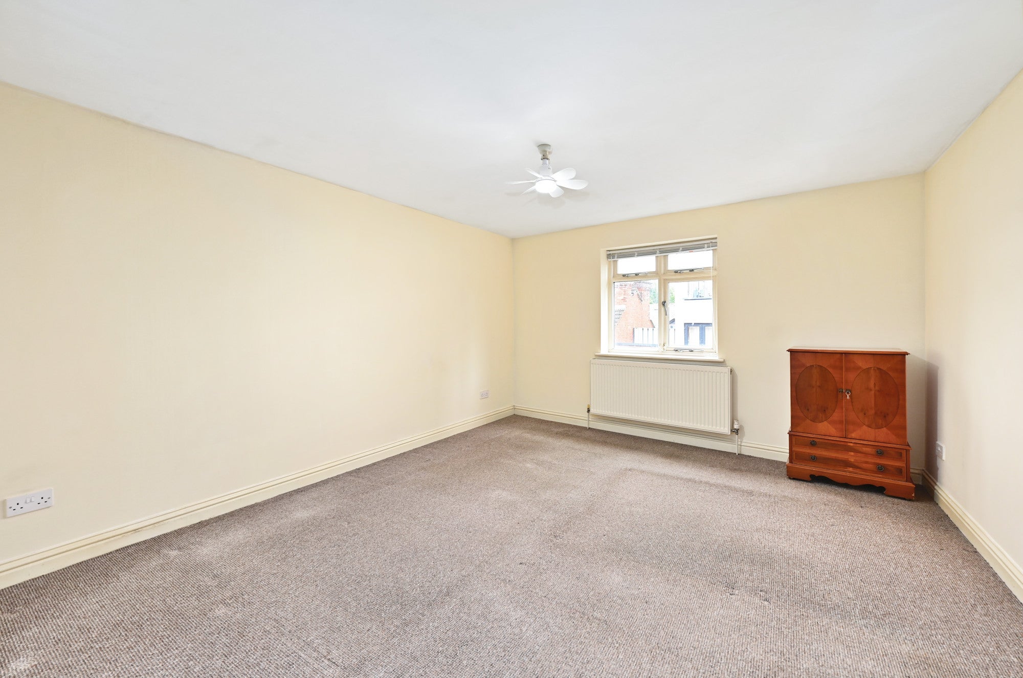 Room Station Road in Rushmoor