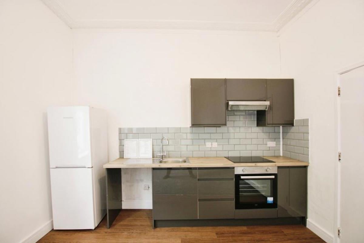 Flat Cheltenham Road in Bristol