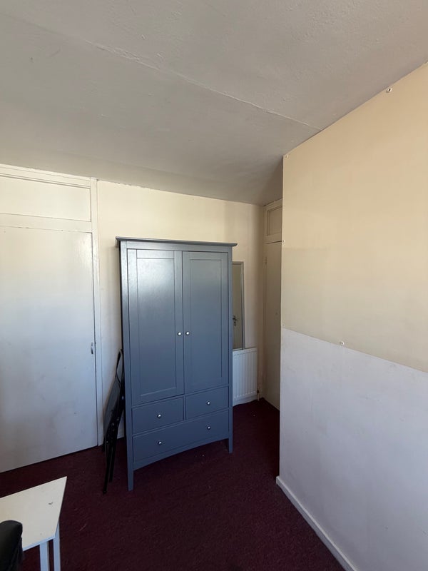 Room Swanwick Close in Greater London