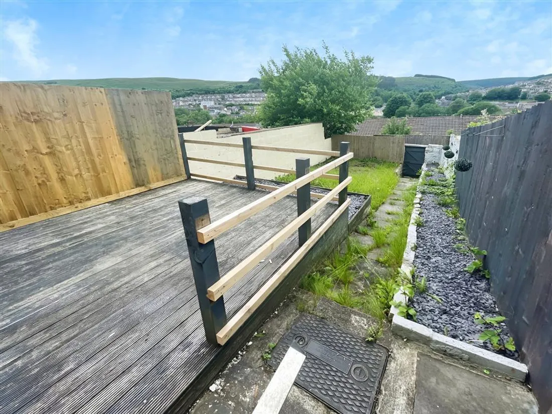 House Ynyscynon Road in Llwynypia