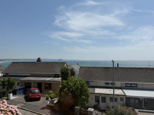 House Coastguard Crescent in Penzance
