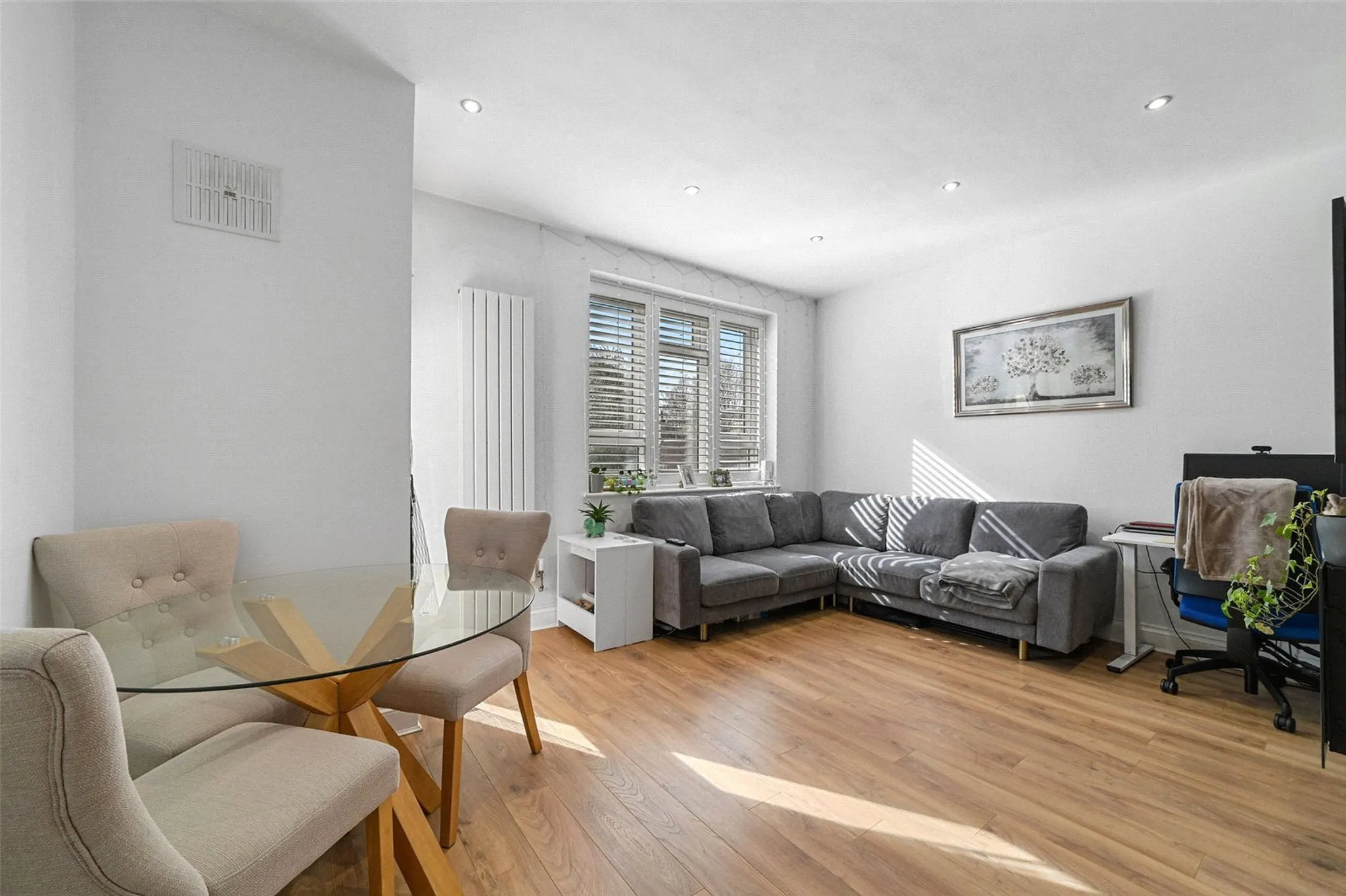 Flat Upper Clapton Road in London