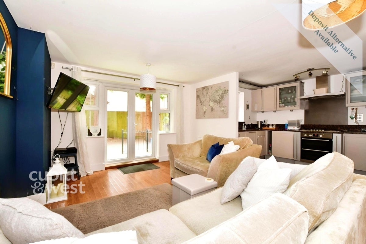 Flat Bennett Road in Greater London
