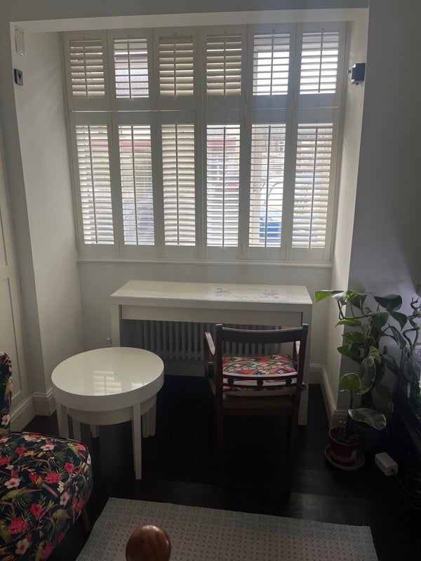 Room Dorset Road in Greater London