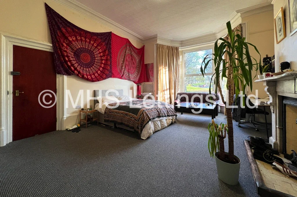 Flat Midland Passage in Leeds