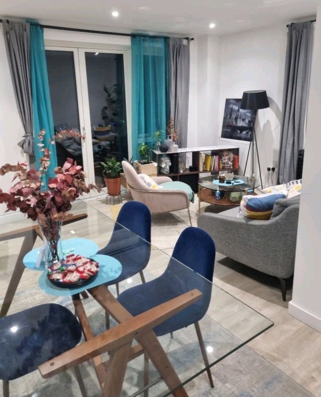 Room Hollydene in Greater London