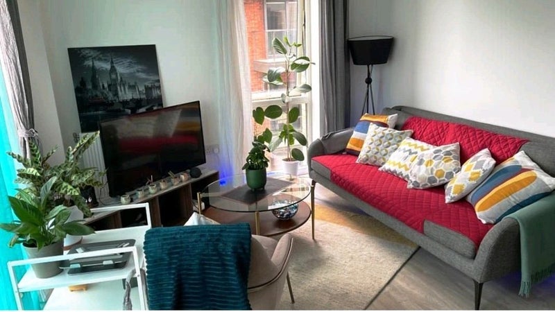 Room Hollydene in Greater London