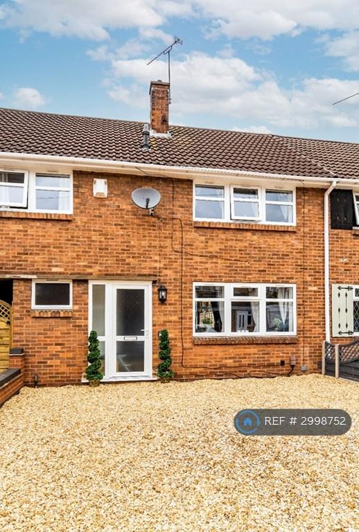 House Abbotsford Road in Nuneaton and Bedworth