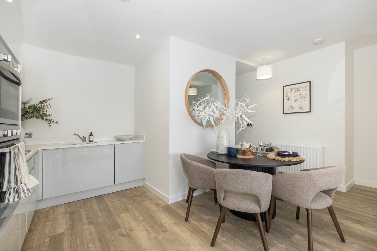 Flat Elmsleigh Road in Borough of Spelthorne
