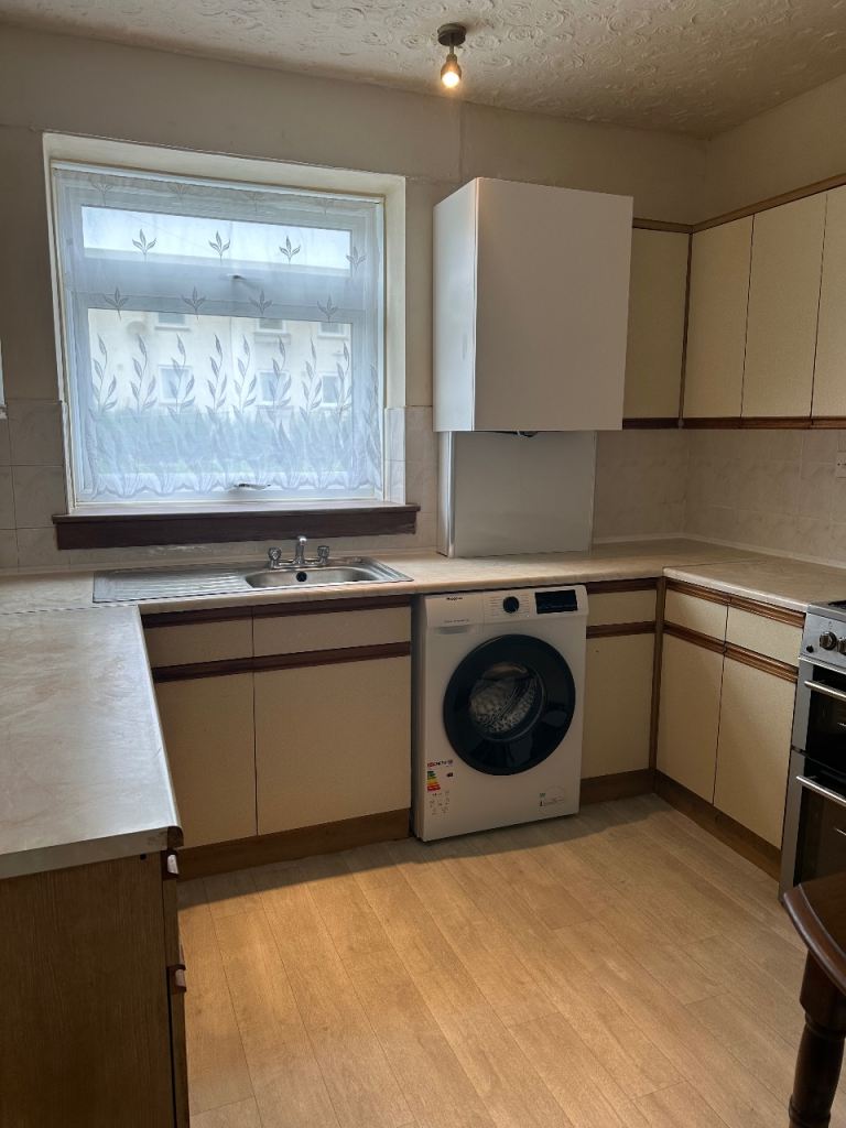 Flat Hazelwood Grove in City of Edinburgh