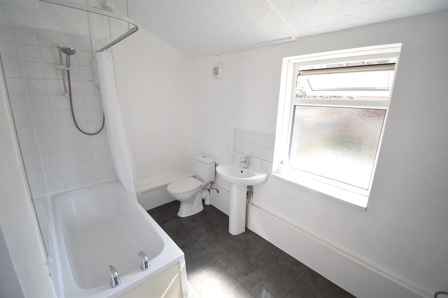 Flat Penarth Road in Cardiff