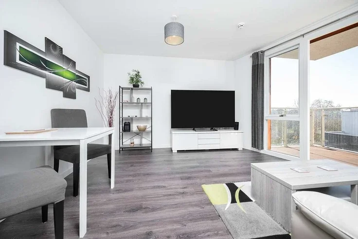 Flat Kidwells Close in Maidenhead