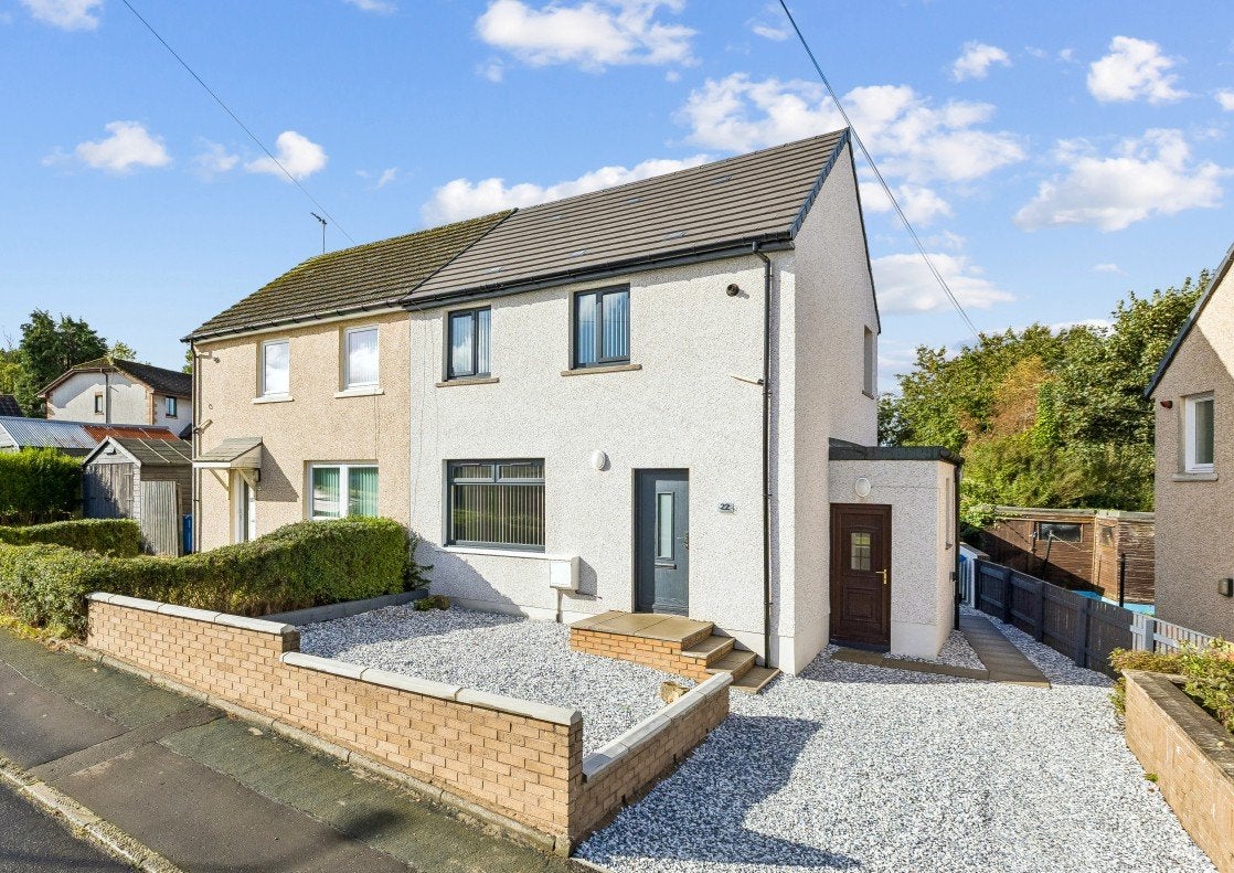 House Cairneymount Avenue in Maddiston