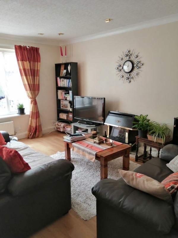 Room Pickwick Crescent in West Suffolk