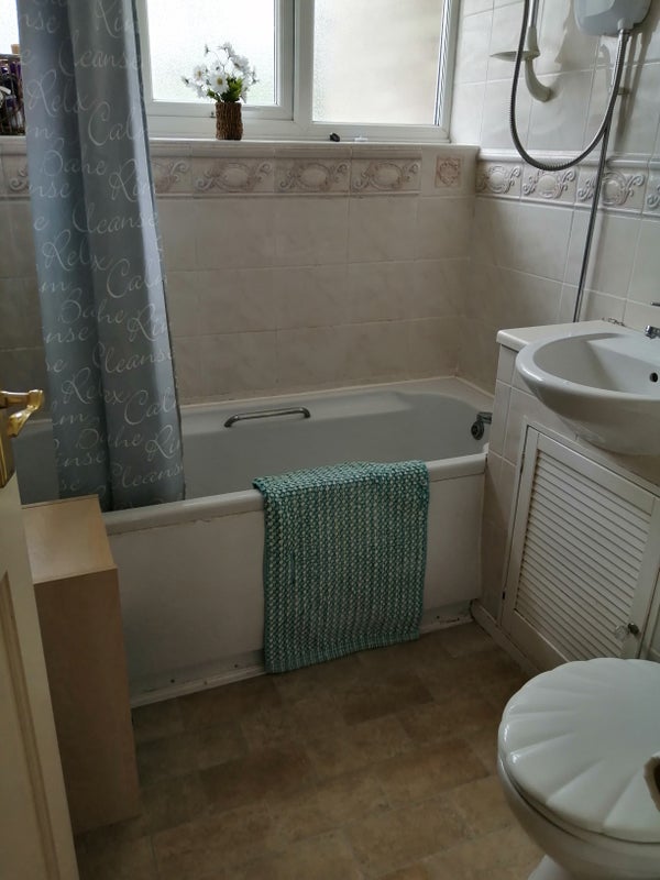 Room Pickwick Crescent in West Suffolk