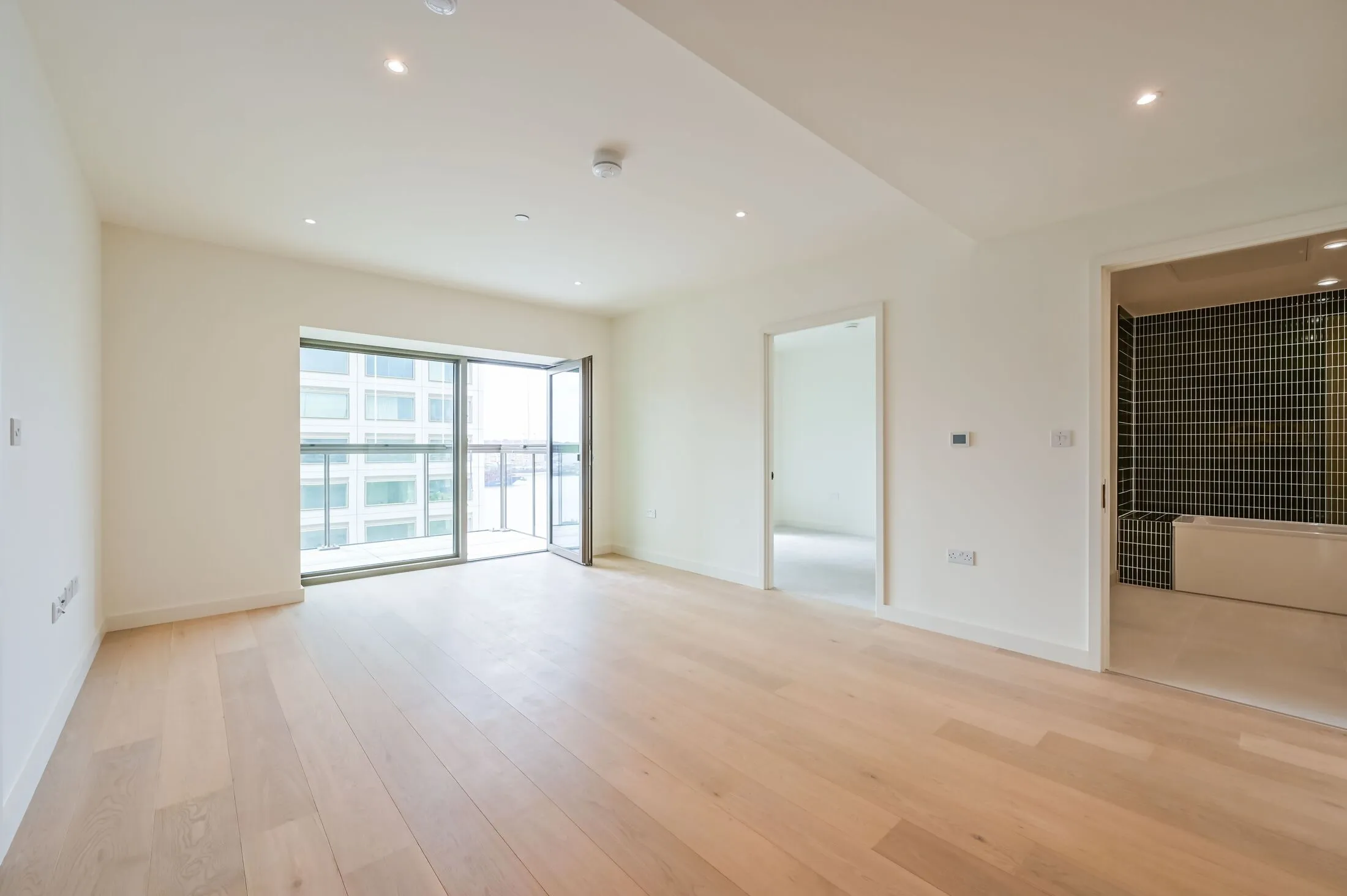 Flat Royal Crest Avenue in Greater London