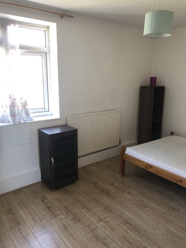 Room Hartington Road in Greater London