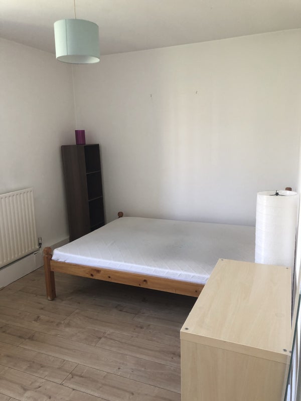 Room Hartington Road in Greater London
