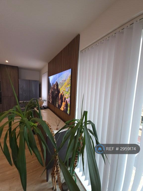 Room Anderson Road in Greater London