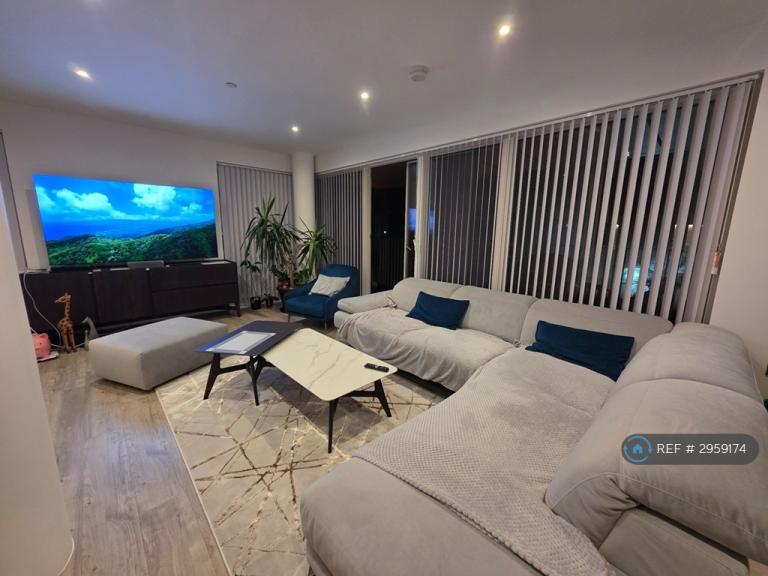 Room Anderson Road in Greater London