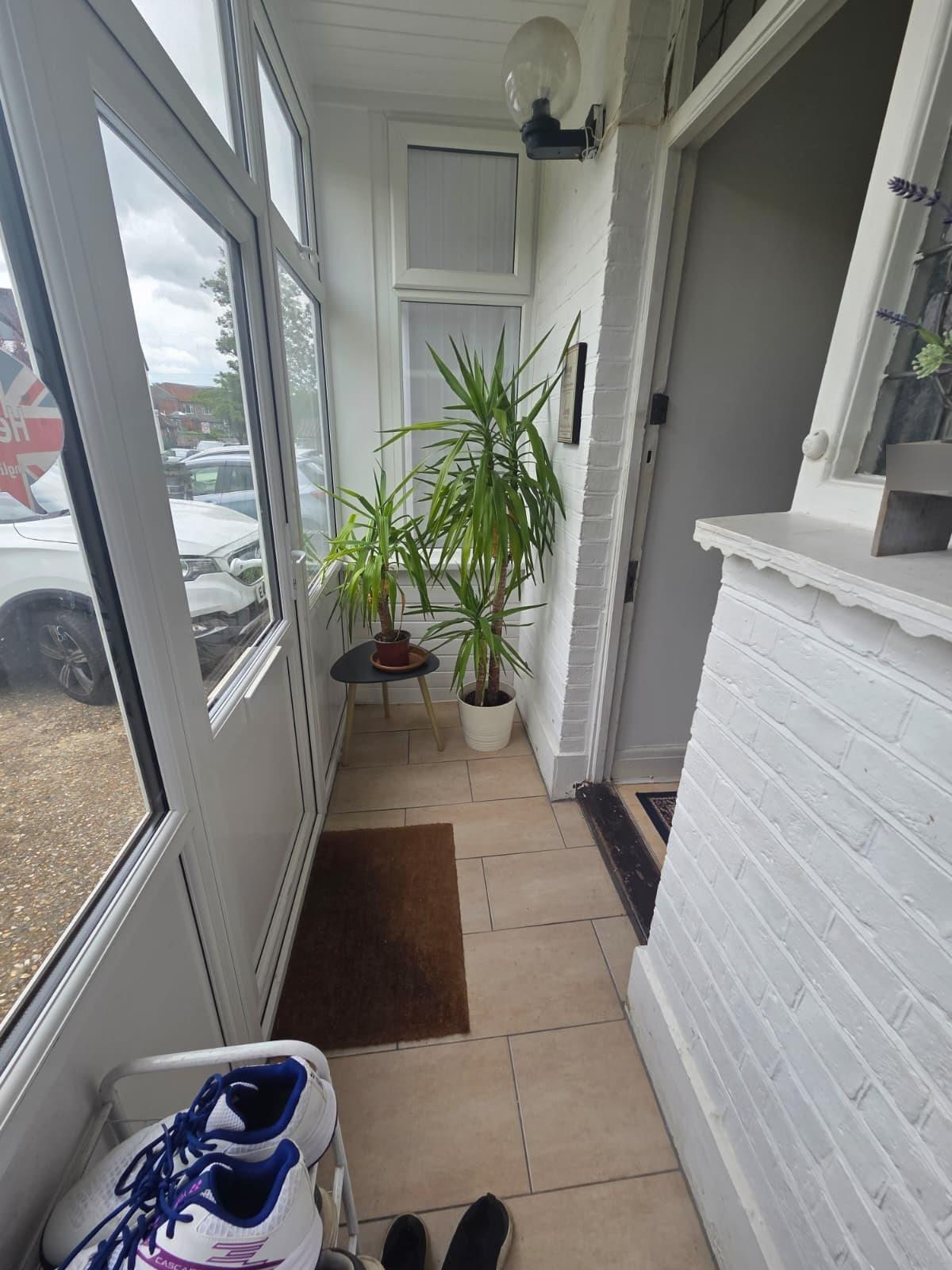 House Highcliffe Gardens in Greater London